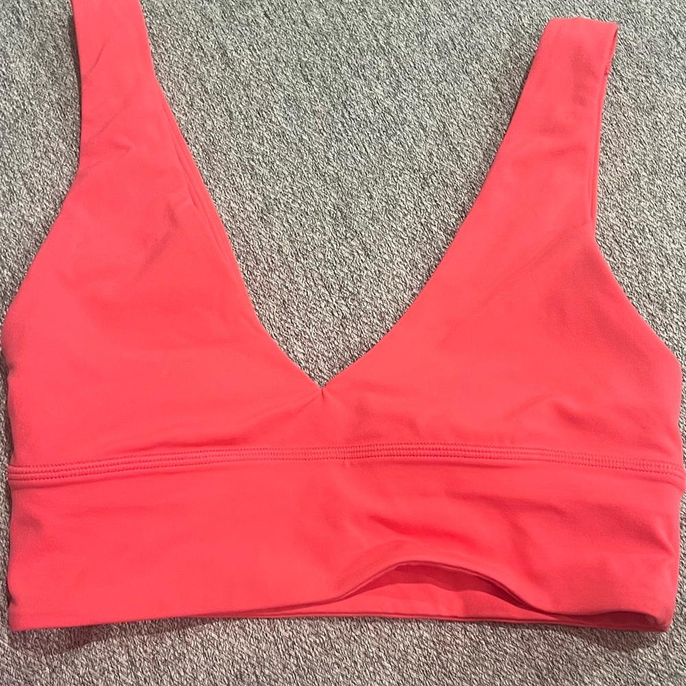LIPGLOSS NWOT Lululemon Align V-neck Bra A/B lipgloss pink Bra Size 4